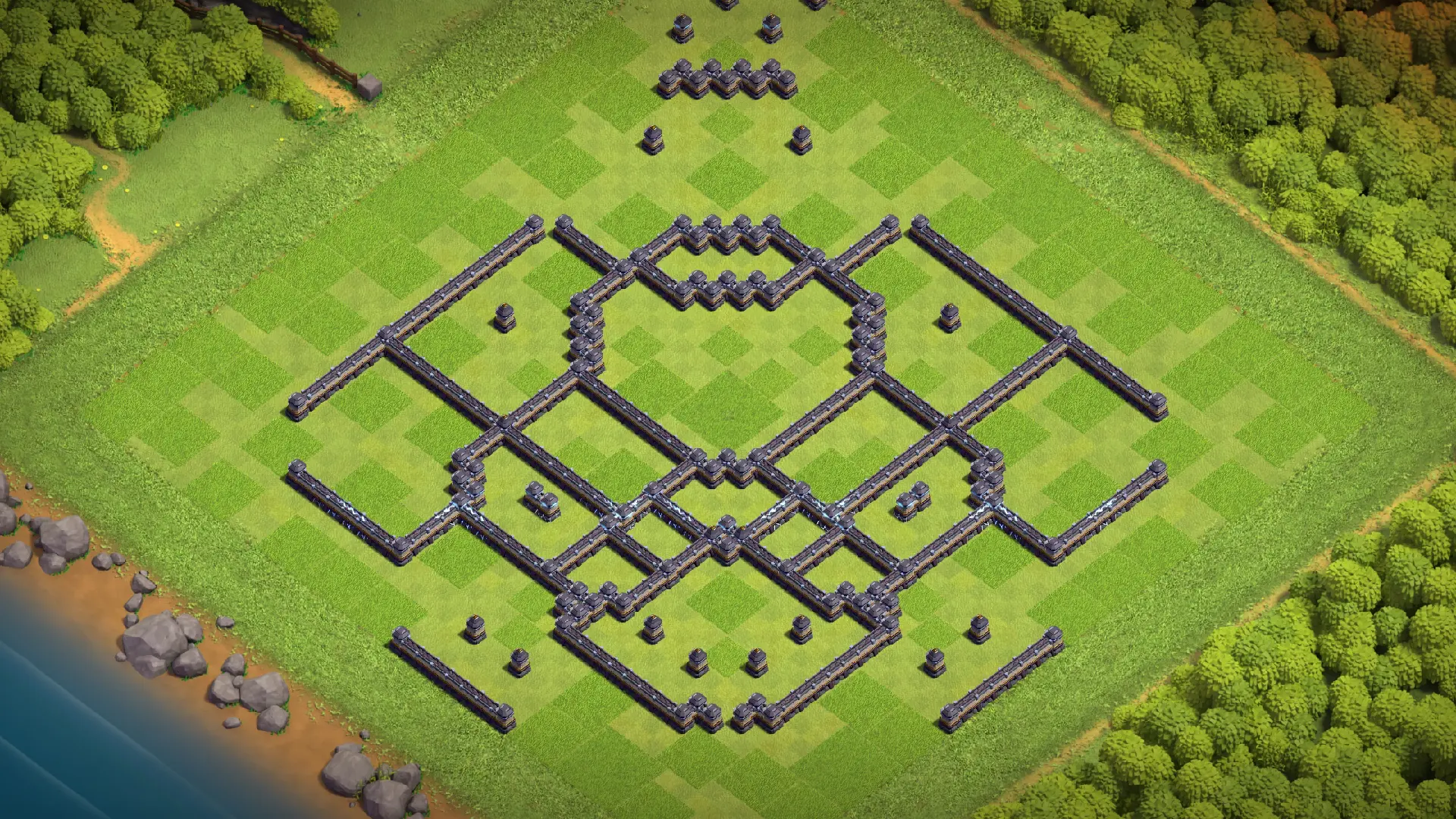 Wall layout of the TH18 anti-2 Hot Candle ranked base, with a walled core and outer compartments that make Thrower pathing awkward.